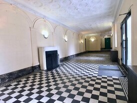 282 Cabrini Blvd in New York, NY - Building Photo