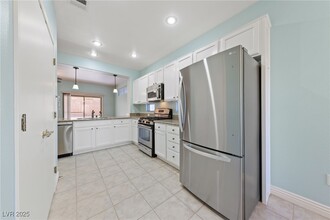 1805 Joy Grove Ave in Henderson, NV - Building Photo - Building Photo