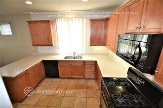 1052 E Agate Ct in Gardena, CA - Foto de edificio - Building Photo