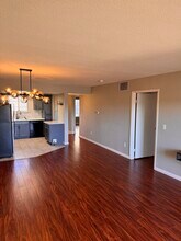 1901 Desert Falls Ct, Unit 1901 Desert Falls Court in Las Vegas, NV - Foto de edificio - Building Photo