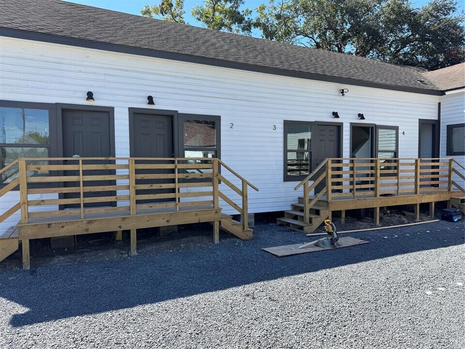 905 74th St in Houston, TX - Building Photo