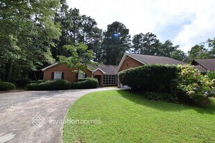 207 Rennes Ct in Fayetteville, GA - Building Photo