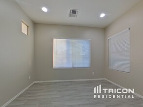 22160 W Shadow Dr in Buckeye, AZ - Building Photo - Building Photo