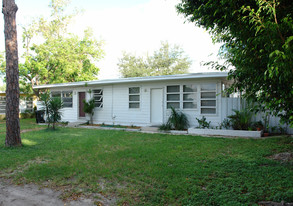 1029-1033 NE 17th Ave in Fort Lauderdale, FL - Building Photo