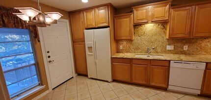 10574 High Hollows Dr in Dallas, TX - Building Photo - Building Photo