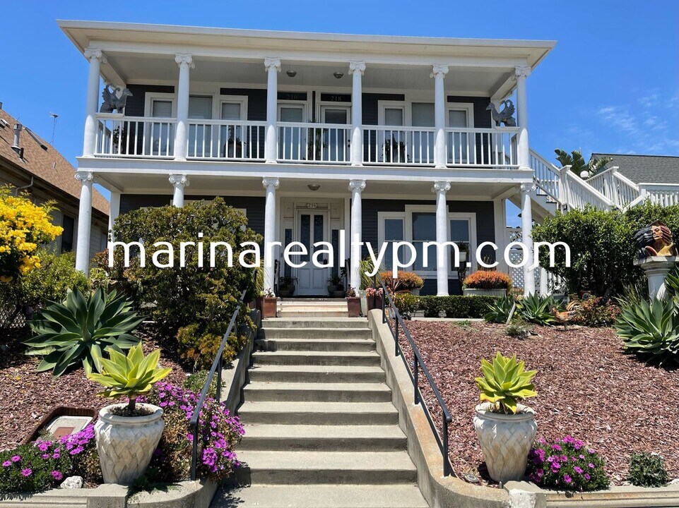 216-2218 Kentucky St in Vallejo, CA - Building Photo