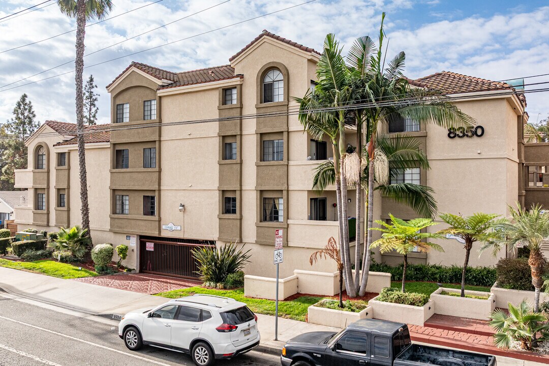 Gardendale Park in Paramount, CA - Foto de edificio