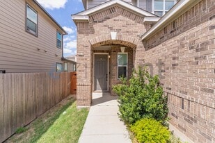 6420 Carriage Pines Dr in Austin, TX - Building Photo