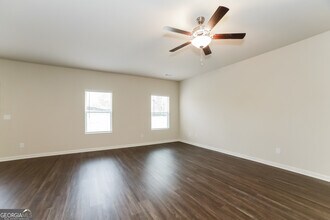 334 Augusta Woods Dr in Villa Rica, GA - Foto de edificio - Building Photo