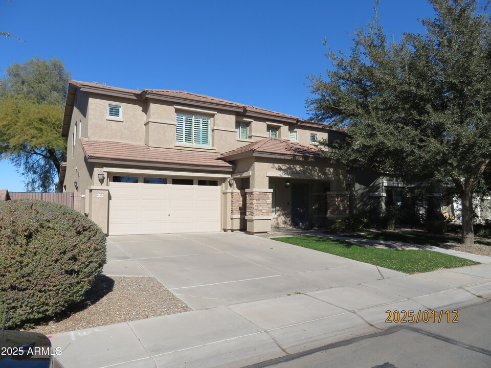 44418 Adobe Cir in Maricopa, AZ - Building Photo