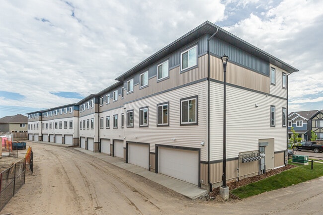 Chappelle Garden Villas in Edmonton, AB - Building Photo - Building Photo