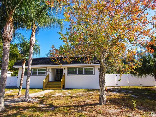 property at 3710 Desoto Blvd
