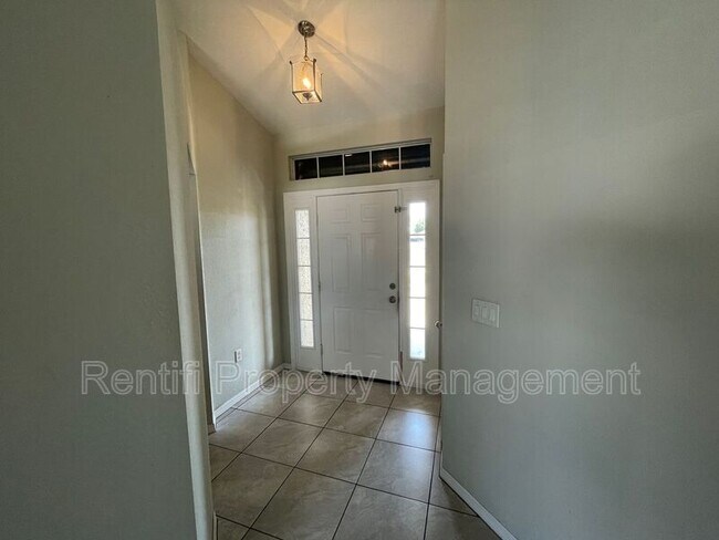 1821 SW 22nd Ln in Cape Coral, FL - Building Photo - Building Photo