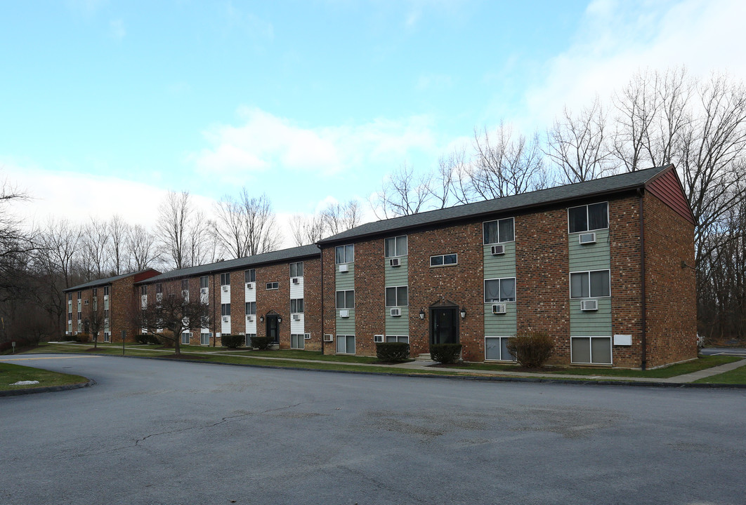 Oak Tree Gardens Apartments in Wappingers Falls, NY - Building Photo