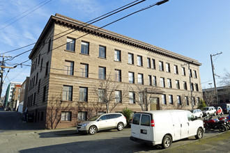 Avalon Apartments in Seattle, WA - Building Photo - Building Photo