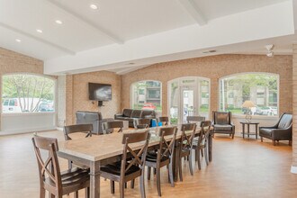 South Port in Alexandria, VA - Building Photo - Interior Photo