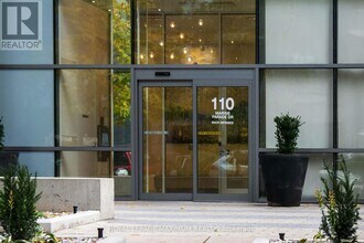 110 Marine Parade Dr in Toronto, ON - Building Photo - Building Photo