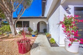 543 Edna Way in Vista, CA - Building Photo - Building Photo