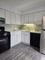 108 Seaside Ave in Milford, CT - Building Photo