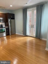 4742 Pine St in Philadelphia, PA - Building Photo