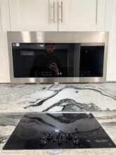 8811 Poe Dr in Town 'n' Country, FL - Foto de edificio - Building Photo