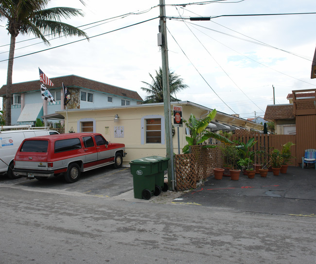 350 Palm St in Hollywood, FL - Building Photo - Building Photo