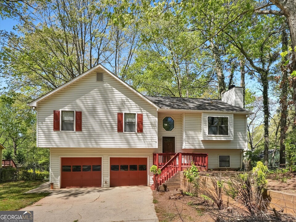 8030 Woodcliff Ct NW in Kennesaw, GA - Foto de edificio