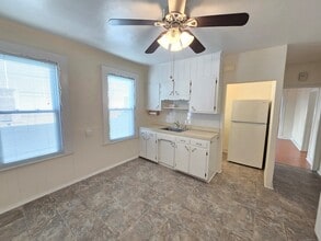 21 Oakwood St, Unit 1311 in East Hartford, CT - Building Photo - Building Photo