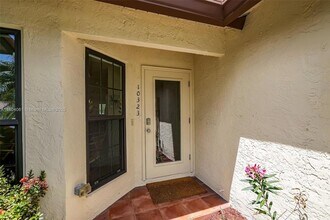 10323 Hidden Springs Ct in Boca Raton, FL - Building Photo - Building Photo