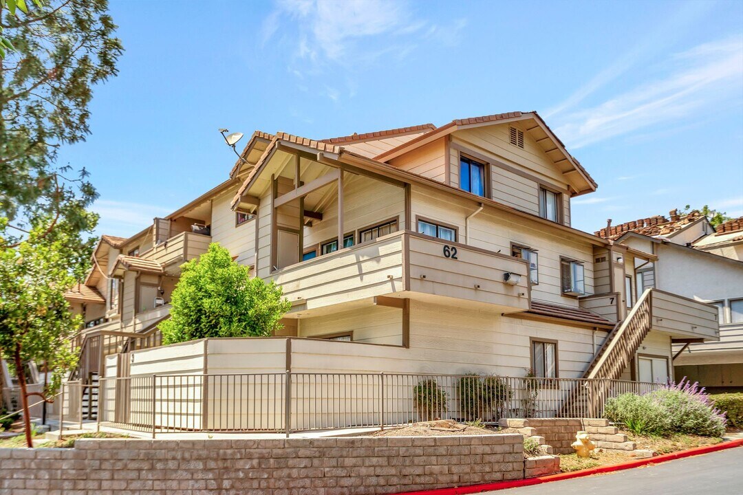 62 Maegan Pl in Thousand Oaks, CA - Foto de edificio