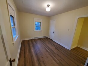 122 Highland Dr, Unit Apt 2 in Fairmont, WV - Building Photo - Building Photo