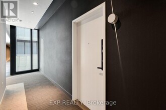 3900 Confederation Pkwy in Mississauga, ON - Building Photo - Building Photo