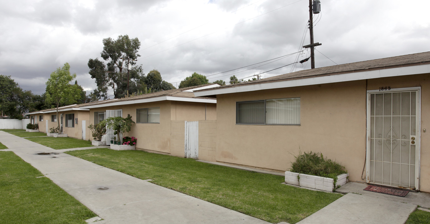 1865-1879 Houston Ave in Fullerton, CA - Building Photo