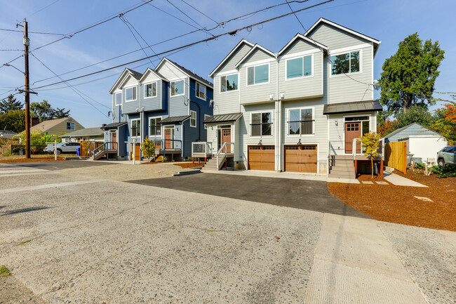 3811 SE Tenino St in Portland, OR - Building Photo - Building Photo