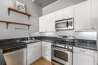 205 15th St, Unit A7 in Brooklyn, NY - Building Photo - Building Photo