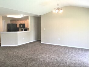 127 Hampshire Dr in Mooresville, NC - Foto de edificio - Building Photo