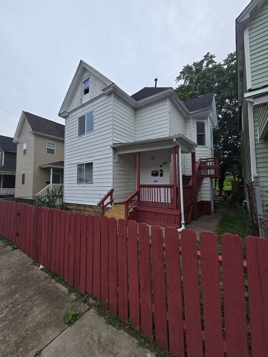 52 1/2-70-72 N Yale Ave in Columbus, OH - Building Photo