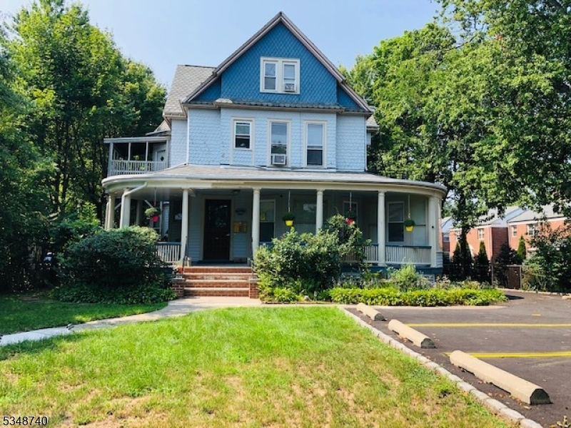 136 Lincoln St-Unit -4 in Montclair, NJ - Building Photo