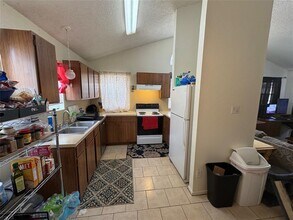 8811 Pineridge Dr in Austin, TX - Building Photo - Building Photo