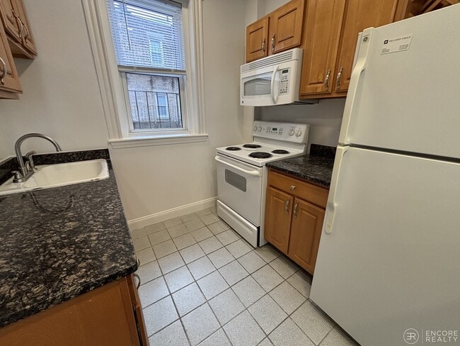 120 Peterborough St, Unit 11 in Boston, MA - Building Photo - Building Photo