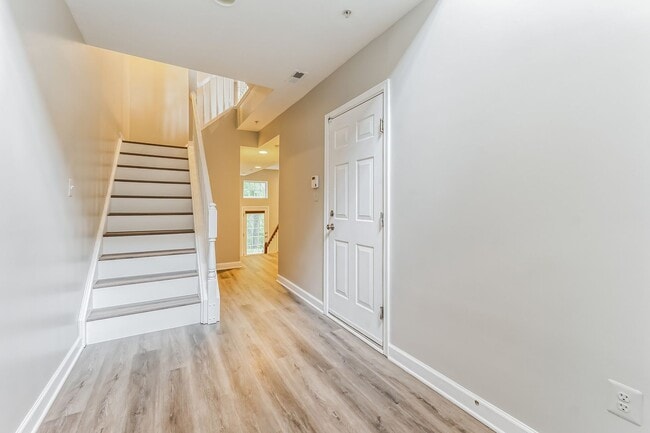 4842 Lee Hollow Pl in Ellicott City, MD - Foto de edificio - Building Photo