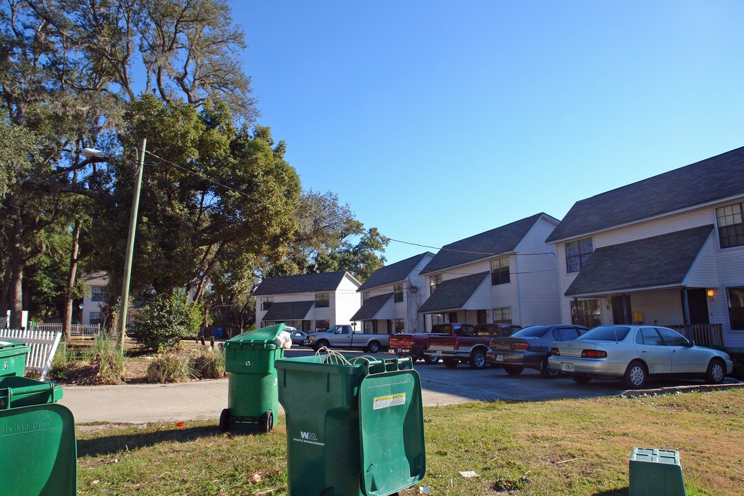 211 Evans Ave in Niceville, FL - Building Photo