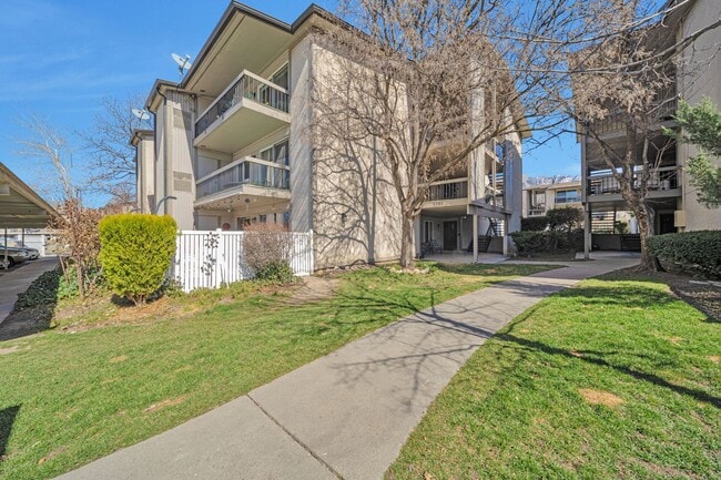 5761 S Waterbury Cir in Murray, UT - Building Photo - Building Photo