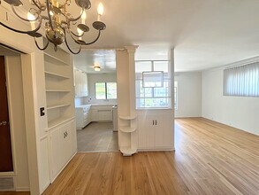 6125 Cashio St, Unit 1 in Los Angeles, CA - Building Photo - Building Photo