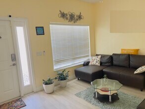 9316 Leatherwood Ave in Tampa, FL - Building Photo - Building Photo