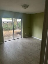 214 N Chestnut Rd in Lakeland, FL - Foto de edificio - Building Photo