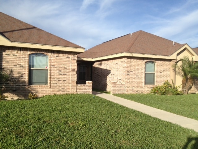 property at 802 W Emerald Dr