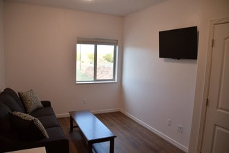Cedar Pointe Student Housing in Cedar City, UT - Foto de edificio - Building Photo