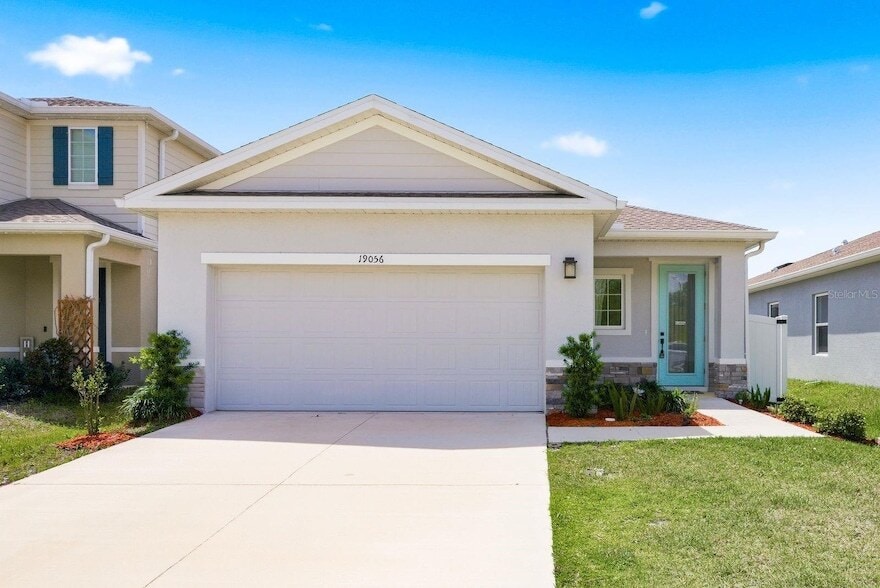 19056 Heavenside Ct in Spring Hill, FL - Building Photo