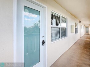 2201 Lucaya Bend in Coconut Creek, FL - Building Photo - Building Photo